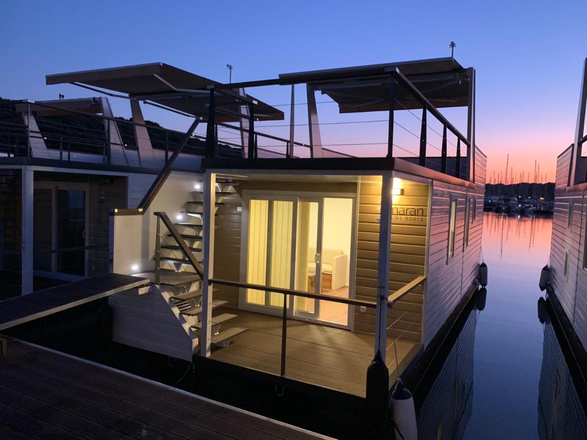 Floating House - Arena 2 Villa Pula Exterior photo